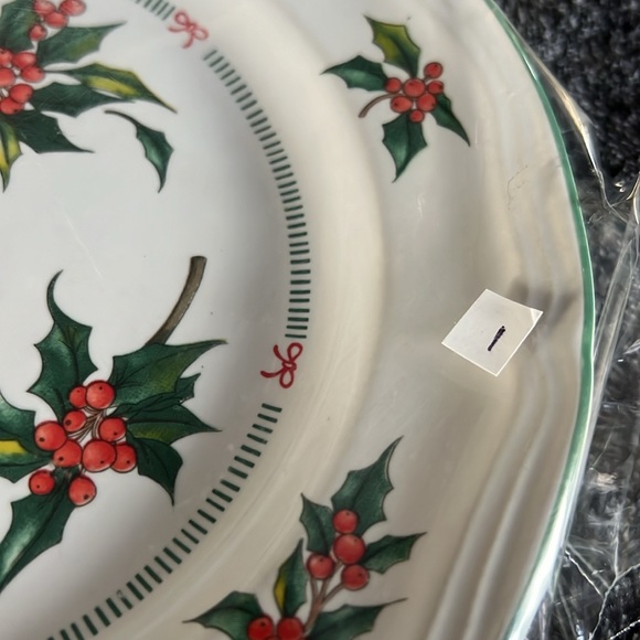 TABLETOPS UNLIMITED HOLLY BERRY PLATE - SALAD, DESERTS OR APPETIZERS SET OF TWO - Picture 13 of 13